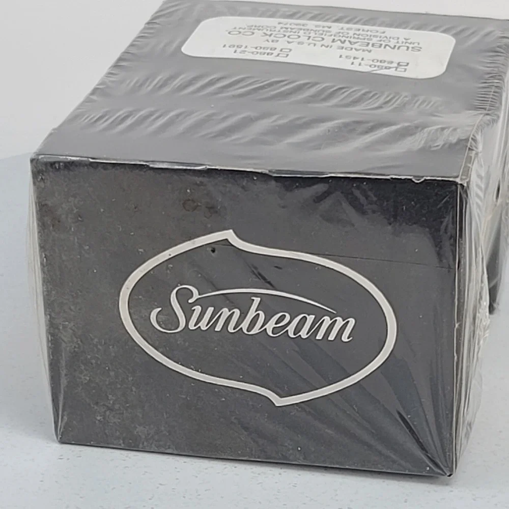 Sunbeam Electric Alarm Clock Lighted Dial Beige 880-11 Vintage USA New In Box
